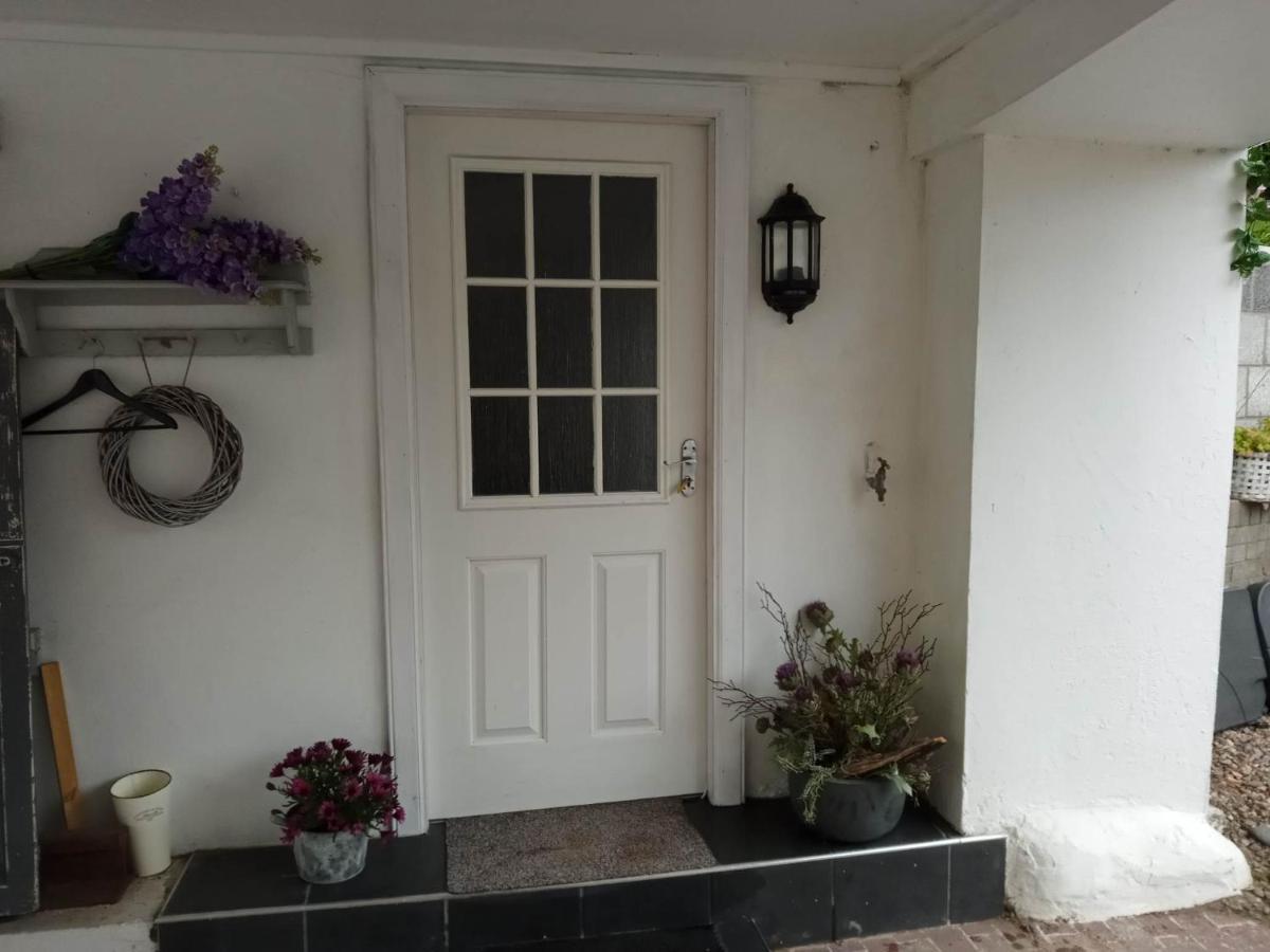 2 Bedrooms Sleeps 4 Free Wifi Parking Outdoor Area